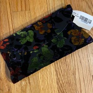 Steve Madden SWEET velvet clutch. NWT!